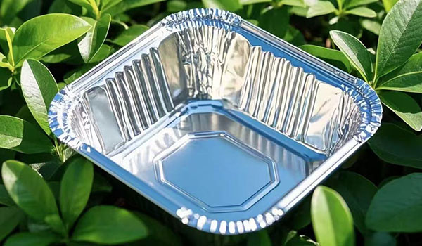 The difference between takeaway lunch boxes and food packaging aluminum foil container materials